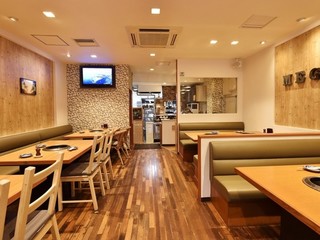 白を基調としたハワイアンなお洒落空間◆普段～特別な日まで